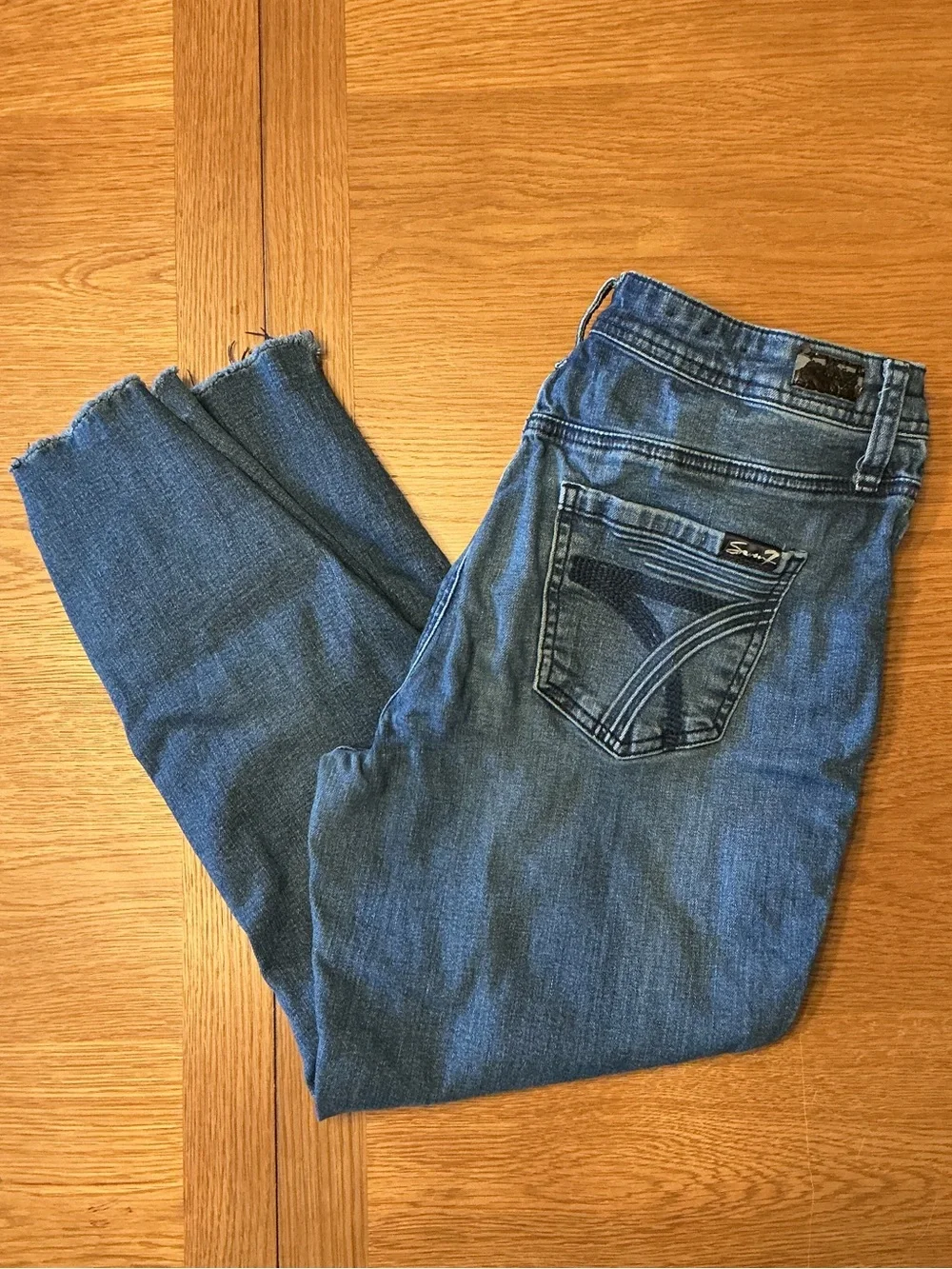 Seven7 Women's Medium Blue Slim Straight Jeans